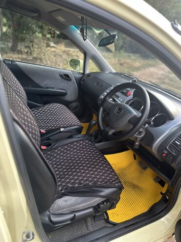 бишкек авто машина: Honda Fit: 2003 г., 1.3 л, Вариатор, Бензин, Хетчбек