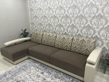бескаркасный диван кровать: Диван-кровать, цвет - Коричневый, Б/у