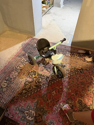 İdman və hobbi: İşlənmiş Üç təkərli Uşaq velosipedi 12", sürətlərin sayı: 1, Ünvandan götürmə, Ödənişli çatdırılma — 1