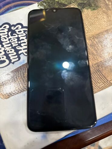 Вилки: Samsung Galaxy A40, 64 ГБ, цвет - Черный, Сенсорный