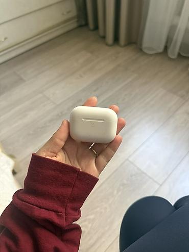 apple airpods pro 3: Airpods pro 2 кейс с правым наушником Особенности: - Вакуумные — 2