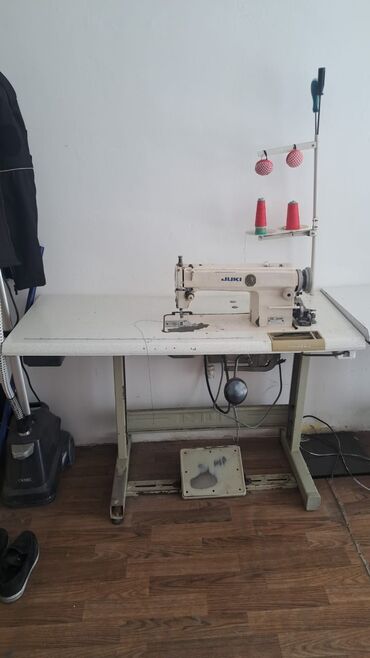 Atelyede İşləyib 15 20 Azn Civari Xərci var 2dənə Maşindi Juki Firmasi