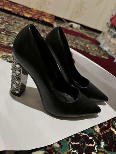 кроссовки женские 37: Туфли 36, цвет - Черный