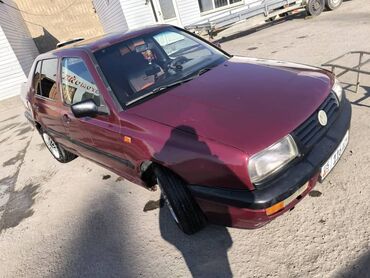 Volkswagen: Volkswagen Vento: 1994 г., 1.8 л, Механика, Бензин, Седан