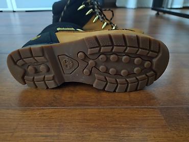 aro obuca: Timberland dečije zimske cipele broj 34, duzina gazista 21cm, skoro — 2