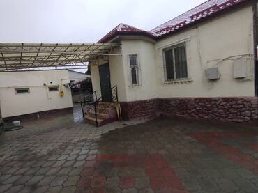 срочно продаю дом район кызыл аскер: Үй, 170 кв. м, 4 бөлмө, Менчик ээси, Дизайнердик оңдоо