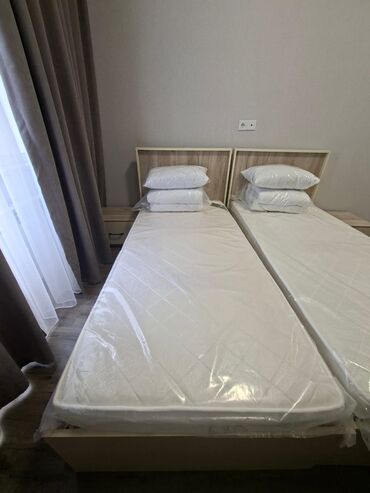 Tehi Yeni 2 eded kravat. 1 ededi 160azn. matras var. yenidir istifade