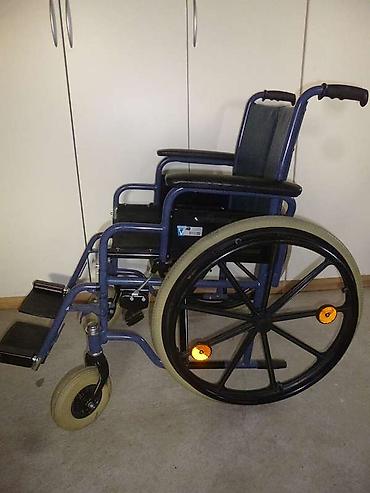 Invalidska kolica: KOLICA, uvoz iz Nemačke, polovnastanje odlično. Širina sedišta je — 12