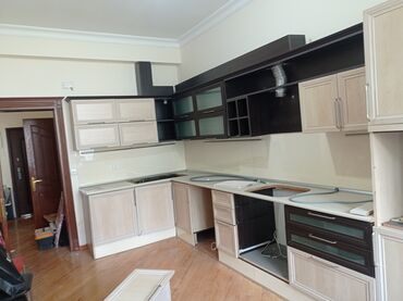 kohne mebel ver yenisini al: Tecili Kuxna mebeli satılır. Tecılı sabah evden çıxmalıdır.Unvan