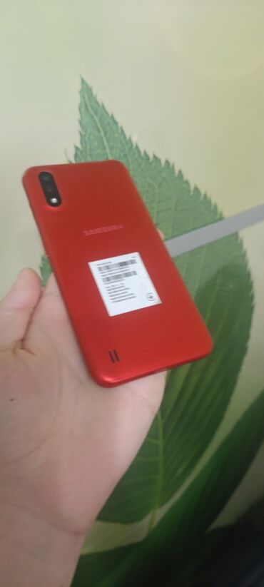 курсы ремонта телефонов: Samsung Galaxy A01, Б/у, 16 ГБ, цвет - Красный, 2 SIM