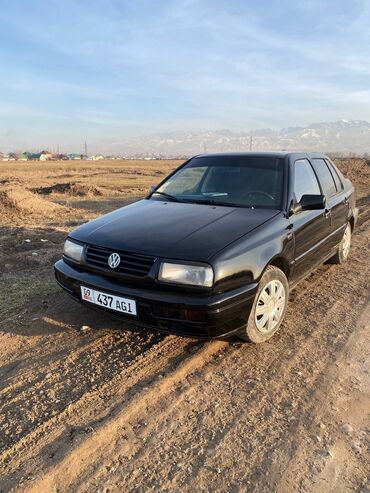 Volkswagen: Volkswagen Vento: 1994 г., 1.8 л, Механика, Бензин, Седан