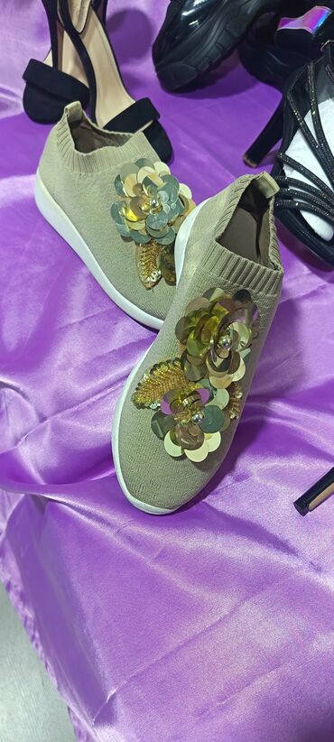 Ziyafət donları: Geyim her biri 5azn eraz bine savxoz -da lalafo.az — 11 Ziyafət donları: Geyim her biri 5azn eraz bine savxoz — 11