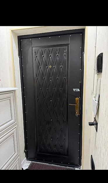 ucuz mallar: Metall giriş qapısı Eni 1m Hündüru 2.05m, səliqəli çox az istifadə — 2