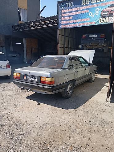кузов утка: Audi 100: 1985 г., 2.2 л, Механика, Бензин, Седан — 2