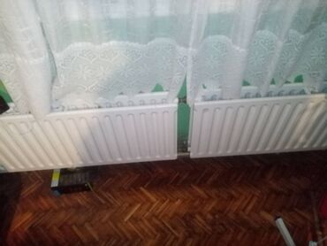 Oprema za grejanje: Ostalo od grejanja, pumpa, boca, cevi radijatori, kolena, manometar — 9