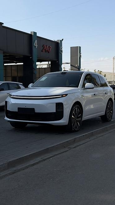 6 мес: Lixiang L6: 2025 г., 1.5 л, Автомат, Гибрид, Кроссовер — 1