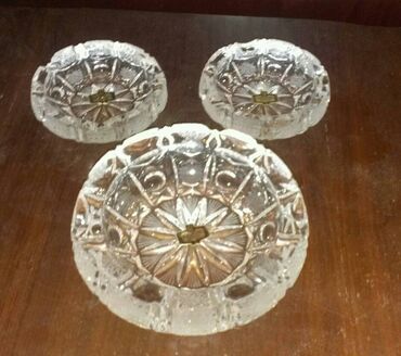 Vazalar: 1-i böyük 2-si orta olculu olmaqla 3 antik külqabı. yuqoslaviya