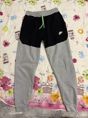 спортивные штаны оригинал: Эркектердин спорттук костюму, XL (EU 42), Nike, Жаңы, Өзү алып кетүү