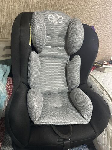 Avtokreslolar: Yeni kimidir.Yalnız uşaq balaca olduğunda 1-2 defe oturub.0-6 yaş
