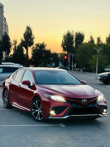 Toyota: Toyota Camry: 2020 г., 2.5 л, Типтроник, Гибрид, Седан