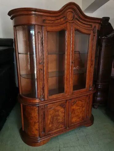 Stilske vitrine: Prelepa vitrina. Visina 220 cm Sirina 160 cm Dubina 45 cm — 12