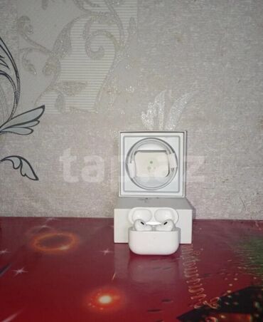 Qulaqcıqlar: İşlənmiş Simsiz (Bluetooth) Qulaqcıqlar, rəng - Ağ