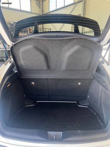 Toyota: Toyota C-HR: 1.8 l. | 2018 έ. SUV/4x4 — 16