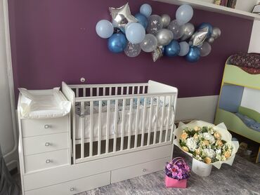овальная кровать: Манеж керебет, Колдонулган, Комоду менен