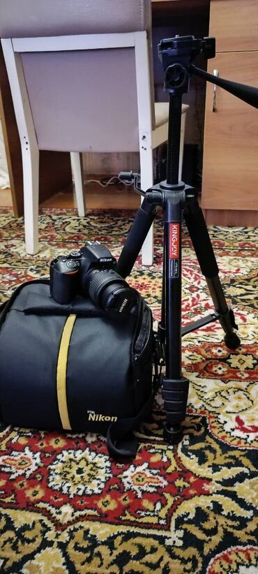 nikon d750: Nikon D3500 cemi 1 ay islenib,ayaq ve sumkayla bir yerde verilir