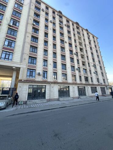 строительный рынок бишкек: Сдаю Офис, 300 м², В жилом комплексе, 1 линия
