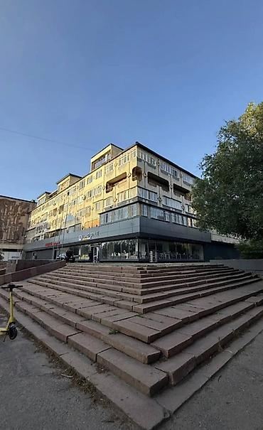 3 комнаты, 73 м², 8 мкр Индивидуалка, 2 этаж, Косметический ремонт