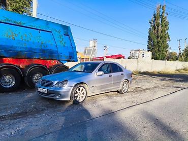 Продажа авто: Mercedes-Benz C-Class: 2004 г., Автомат, Бензин, Седан — 4