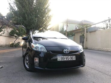 Toyota: Toyota Prius: 1.4 l | 2014 il Hetçbek