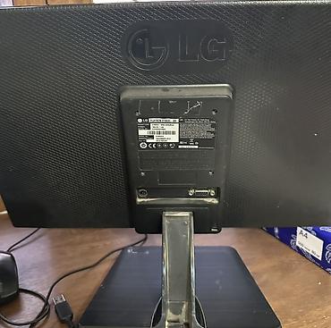 Мониторы: Монитор LG Flatron E1942C-BN Компактный ЖК-монитор LG в черном — 2
