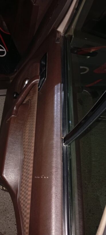 Mercedes-Benz: Mercedes-Benz 190 (W201): 2 l | 1991 il Sedan — 10