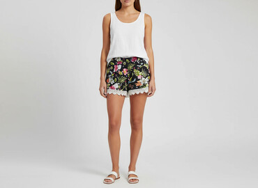 kapcie dla mlodziezy: Shorts for women, size S