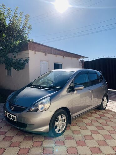 адисей 3: Honda Fit: 2004 г., 1.3 л, Вариатор, Бензин