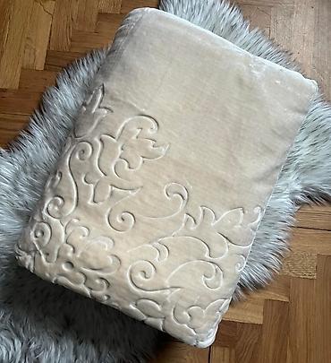 Ćebad i pokrivači: 03. Singl i bracna ćebad Dimenzije-160*220 Cena-4100 din — 4