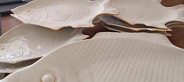 alat za tehnoplankton kupujemprodajem: Set porcelanskih tanjira u obliku ribe - Materijal: porcelan, bela — 2