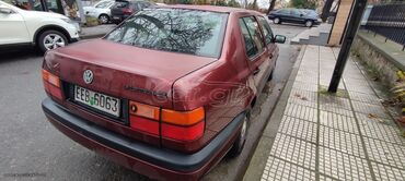 Volkswagen Vento: 1.4 | 1995 έ. Λιμουζίνα