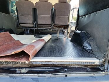 Ford: Ford Transit: 2.2 l | 2002 il 400598 km Van body type — 8