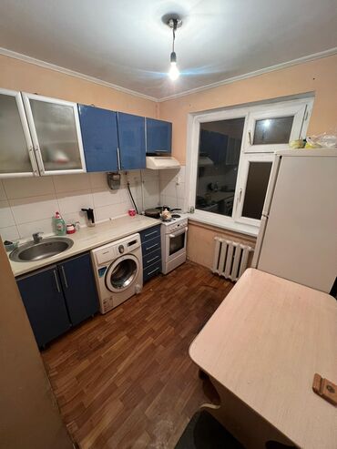 дом на ноч: 2 бөлмө, 43 кв. м, 104-серия, 4 кабат, Эски ремонт