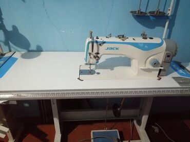 швейный утюг: Тигүүчү машина Jack, Тигүүчү-саймалоочу, Жарым автоматтык
