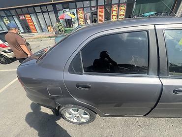 avalon 2017: Chevrolet Aveo: 2005 г., 1.4 л, Автомат, Седан — 4