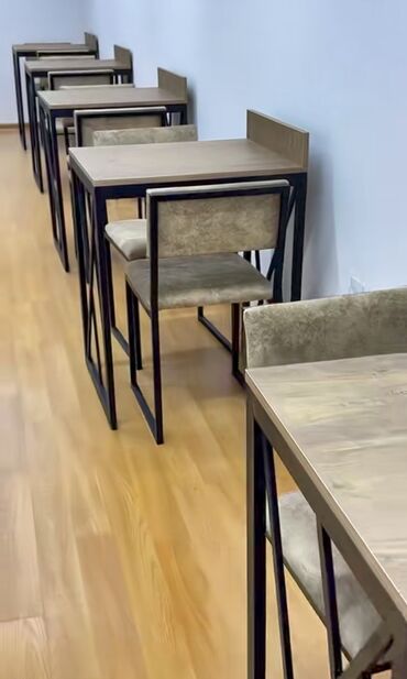 taxta gul qablari: Restoranlar üçün yeni üslub da masa ve oturacaqlar istediyiniz say