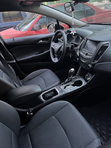Chevrolet: Chevrolet Cruze: 1.4 l | 2019 il 176000 km Sedan — 6