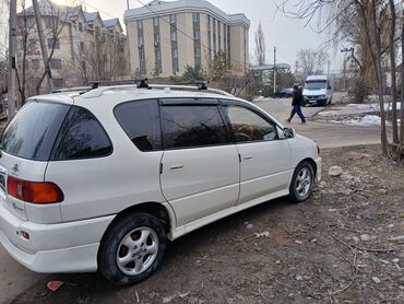 Toyota: Toyota Ipsum: 1998 г., 0.2 л, Автомат, Газ, Минивэн