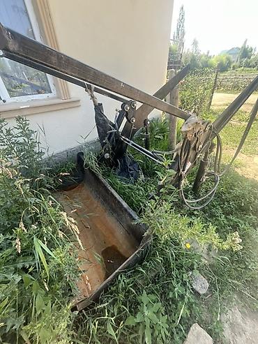 навесное: Трактор колесный 4x4, серия 704 (примерно 70 л.с.), с закрытой — 8