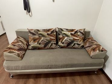 продать диван: Диван-кровать, цвет - Бежевый, Б/у