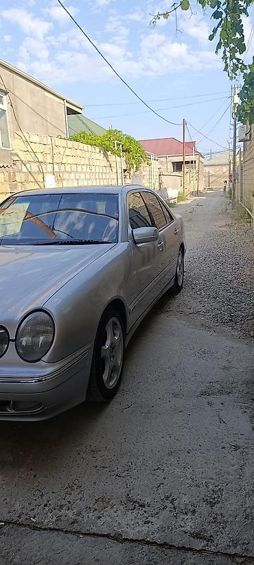 mercedes 180 b: Mercedes-Benz E-Class: 2.4 l | 1999 il Sedan — 2